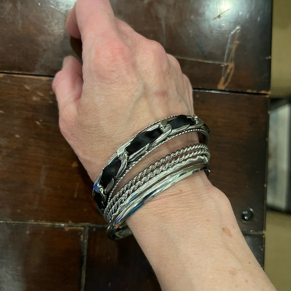 2 for$7 Bangle bracelet bundle - Picture 2 of 3